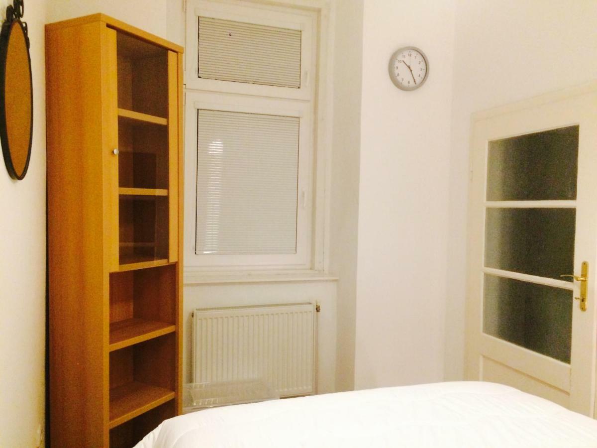 Nice Private Room In Wien Center Bagian luar foto