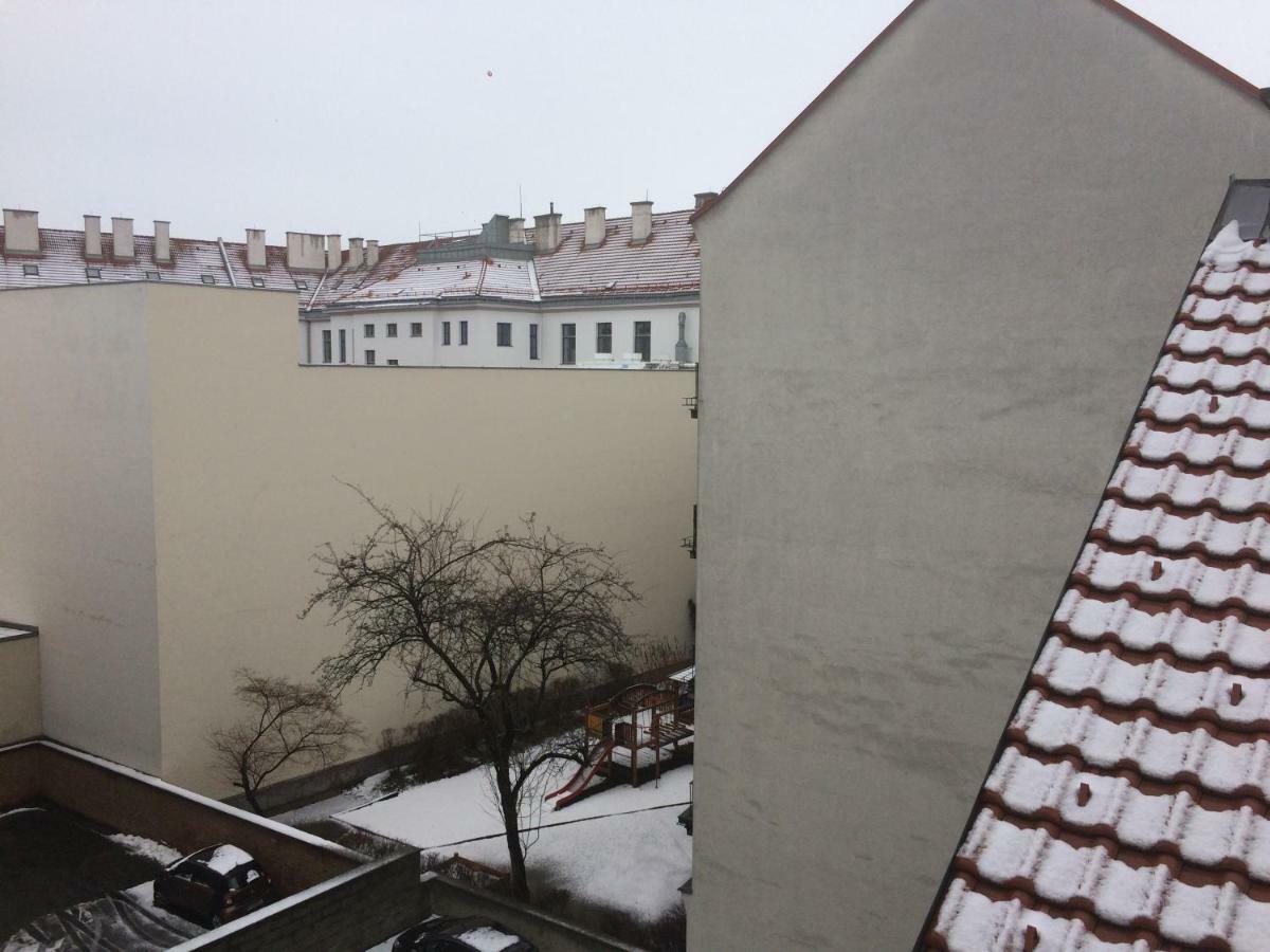 Nice Private Room In Wien Center Bagian luar foto